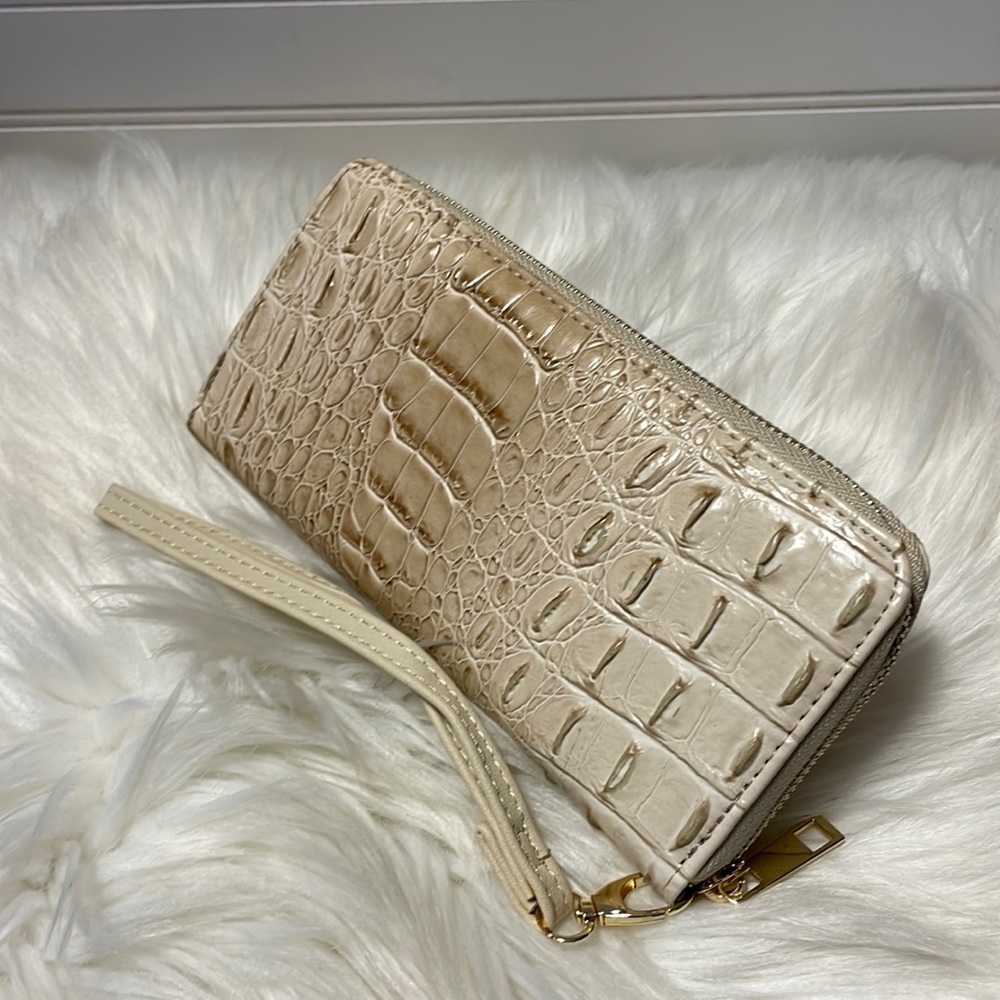 Tritexture Cream Single Zipper Wallet with Strap
